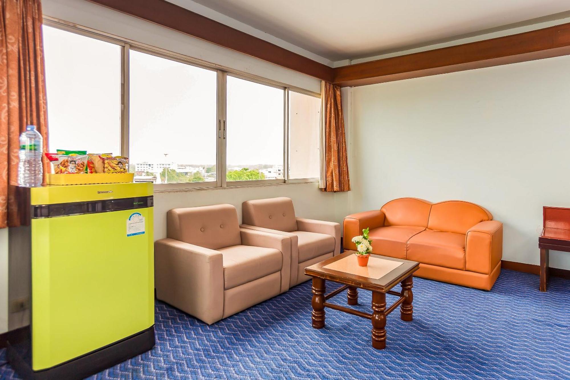 Oyo 441 Grand Thara Hotel Surat Thani Exterior foto