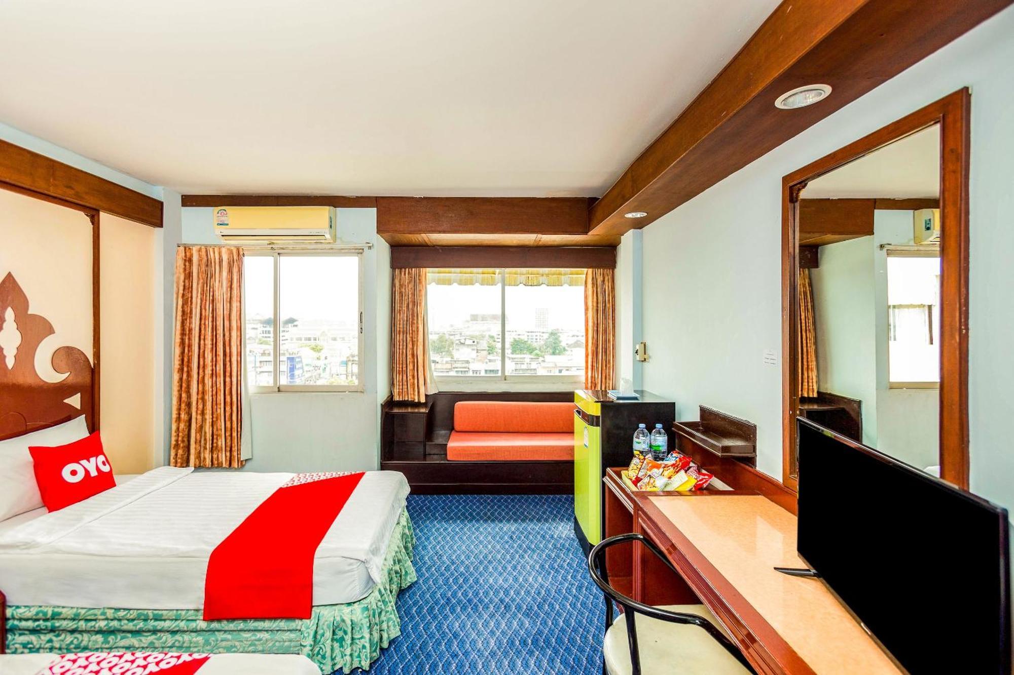 Oyo 441 Grand Thara Hotel Surat Thani Exterior foto