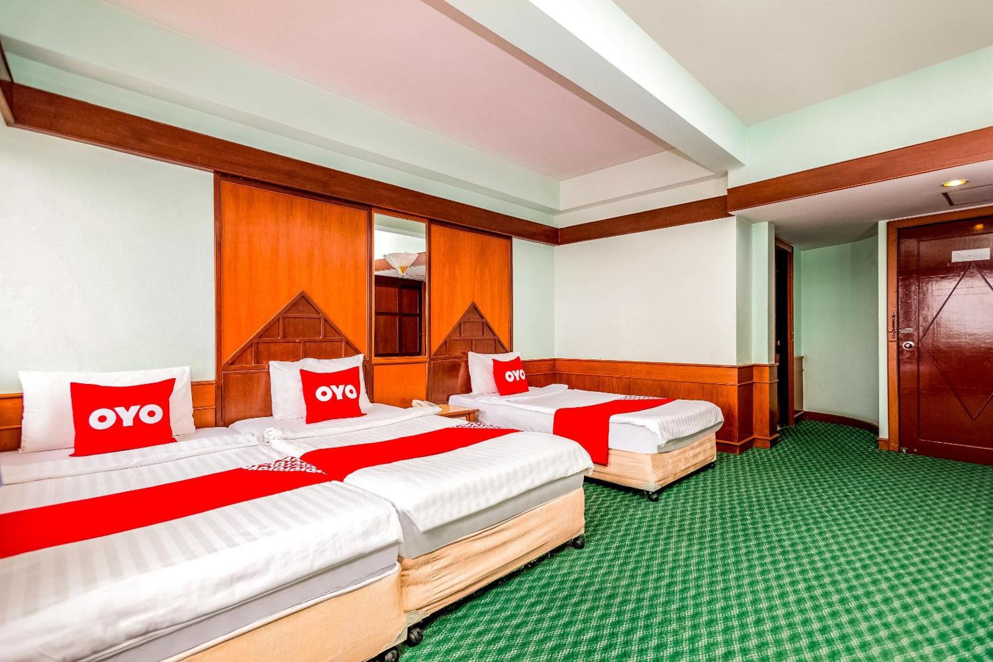 Oyo 441 Grand Thara Hotel Surat Thani Exterior foto