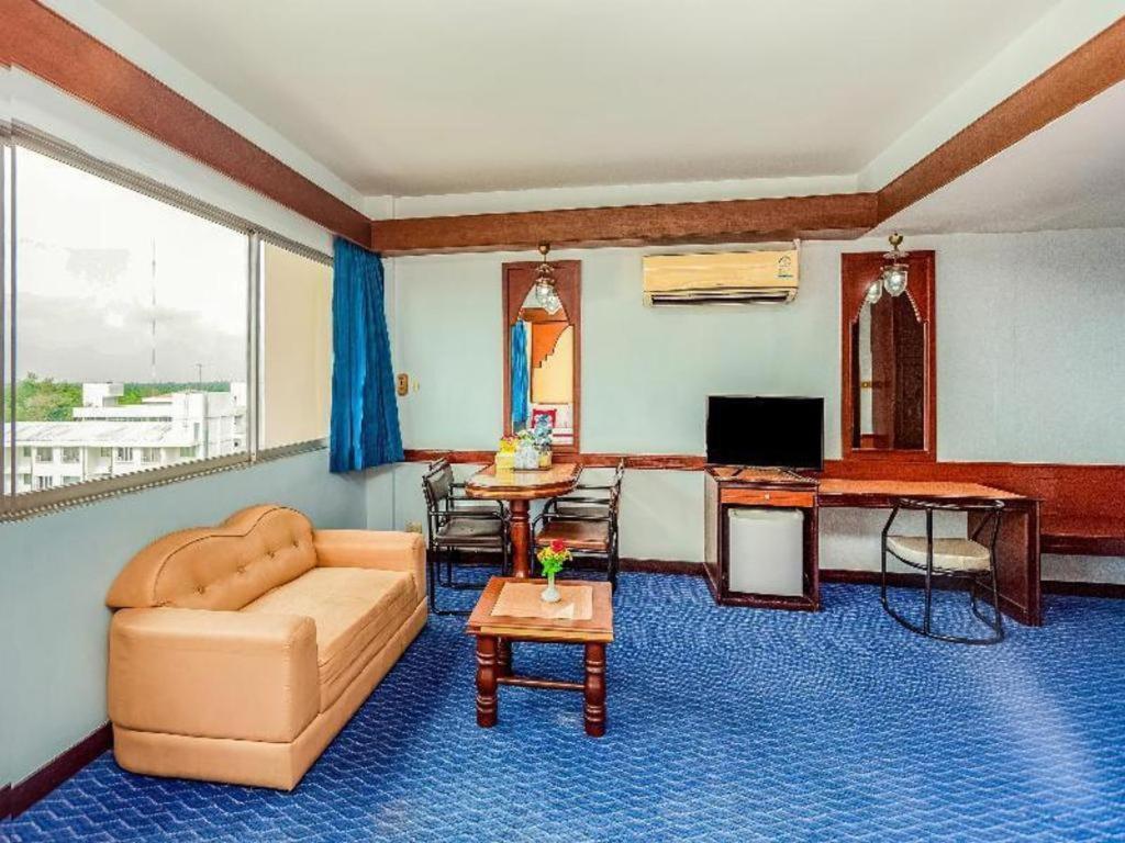 Oyo 441 Grand Thara Hotel Surat Thani Exterior foto