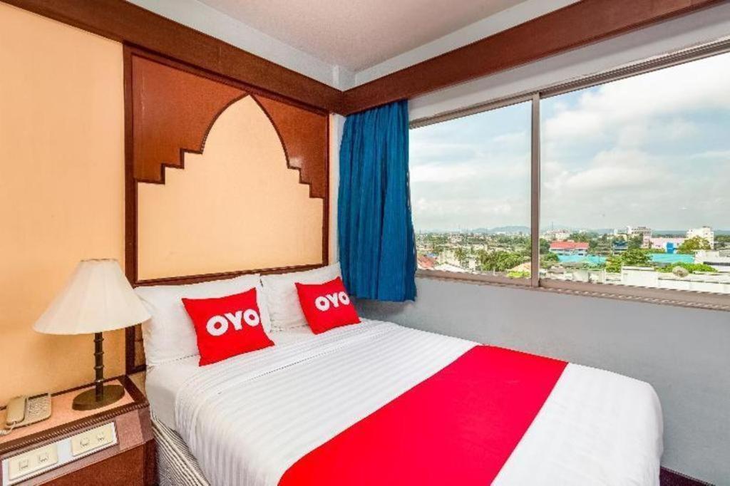 Oyo 441 Grand Thara Hotel Surat Thani Exterior foto